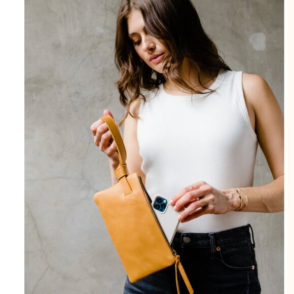 Able Rachel Wristlet Cognac NWOB - Picture 1 of 8